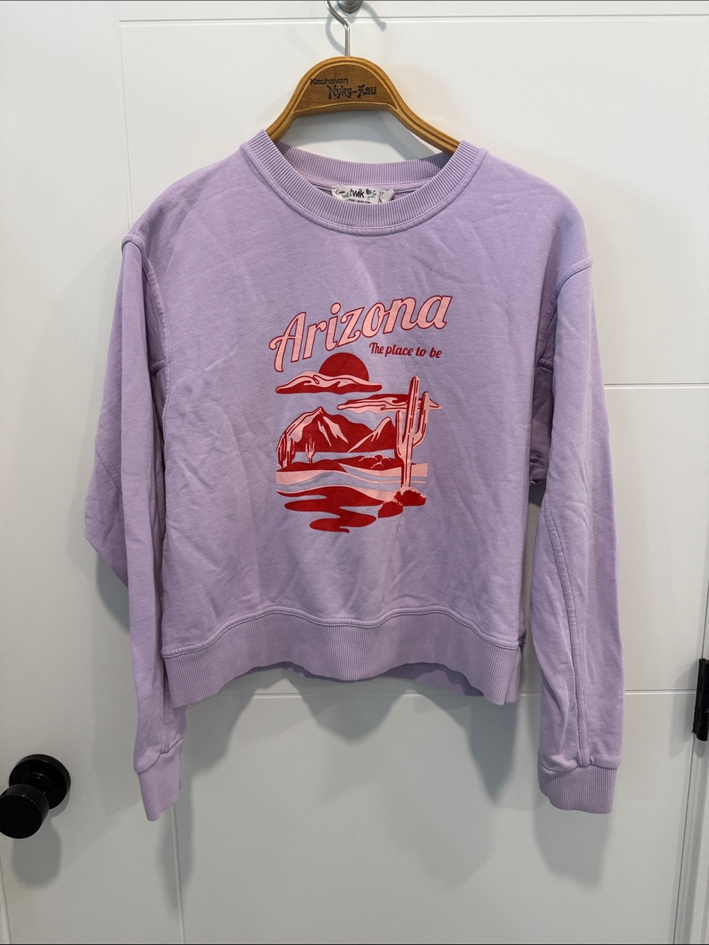 twik Lavender Crewneck Sweatshirt with Red Arizona Graphic size XS